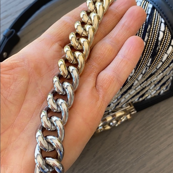 Chanel RARE Boy Bag - Picture 4 of 8